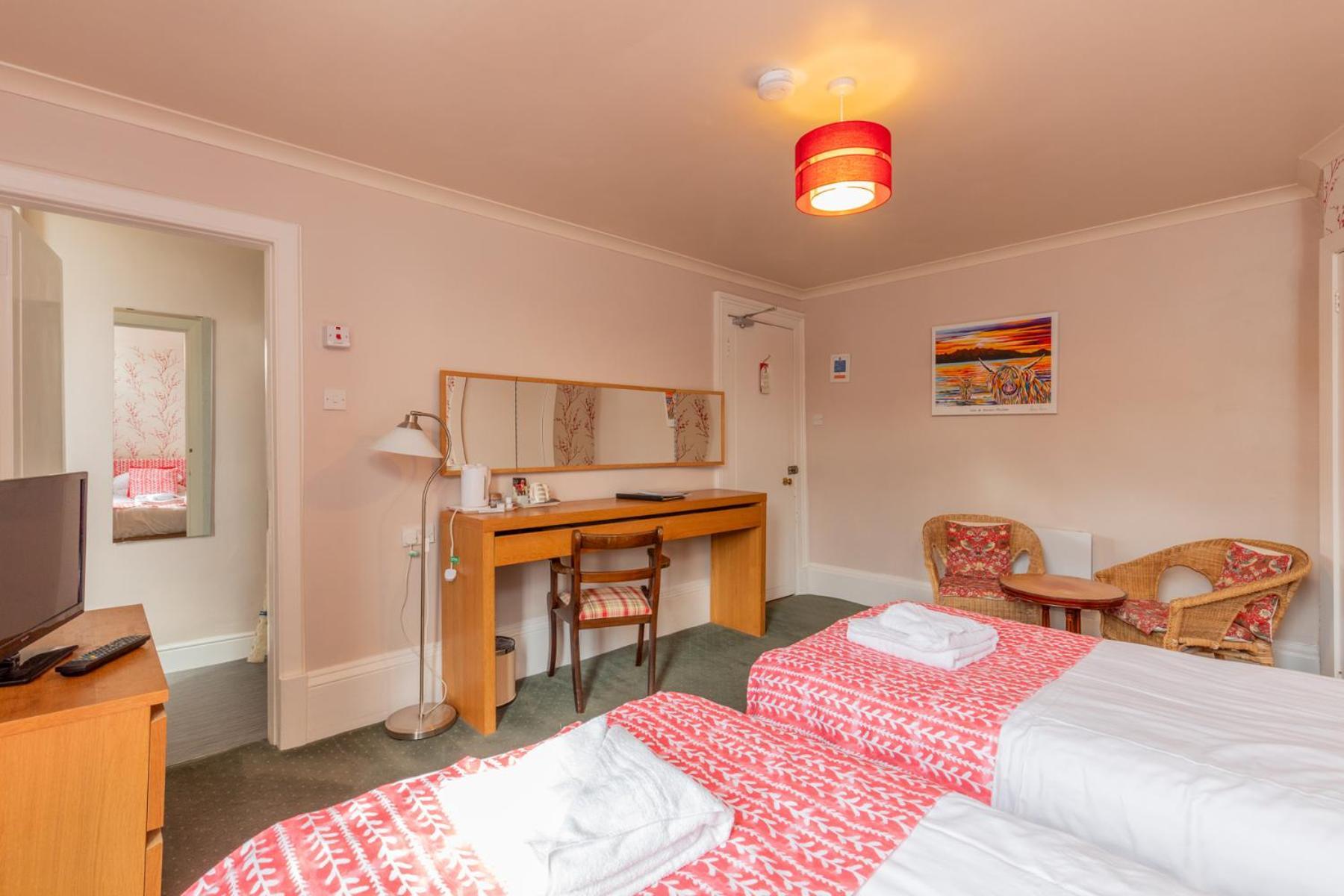 The Ardyne Guest House Ротсей Екстериор снимка